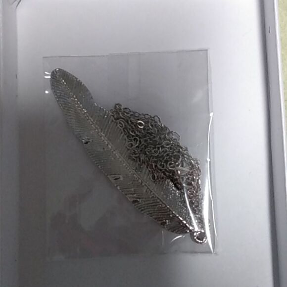 Necklace number 81   - Picture 1 of 2